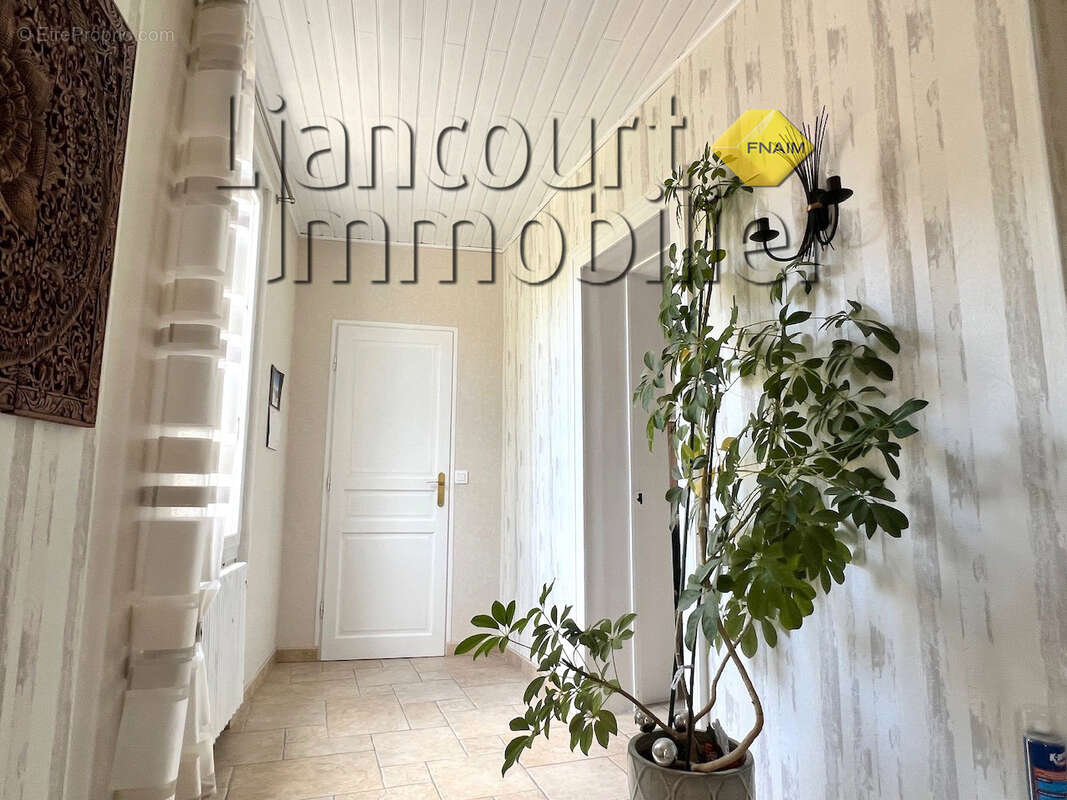 Maison à ANGICOURT