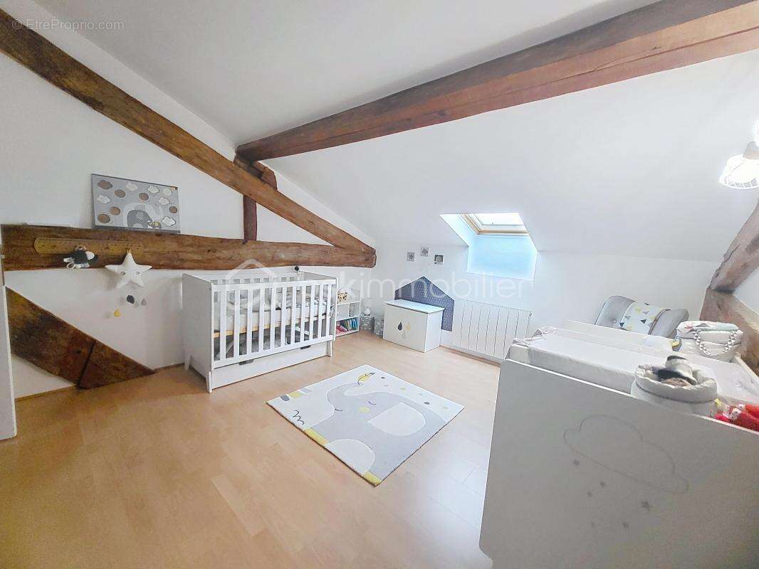 Maison en pierre- 4 chambres-jardin-piscine-garage - photo 14