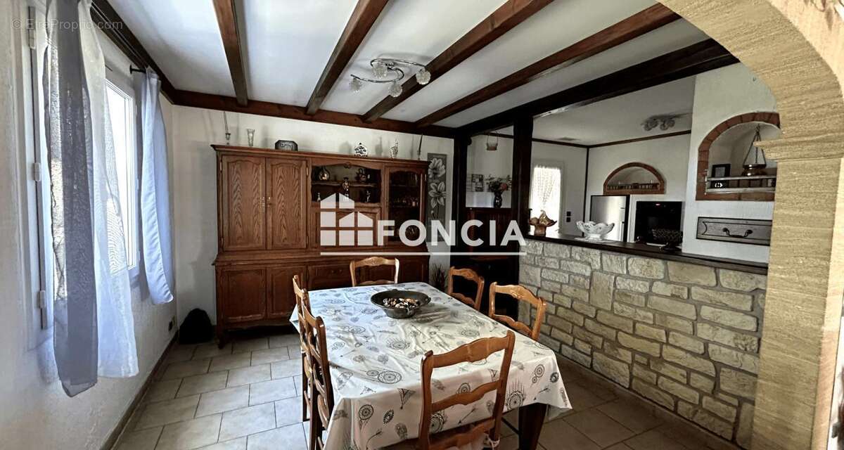 Maison à MONTAREN-ET-SAINT-MEDIERS