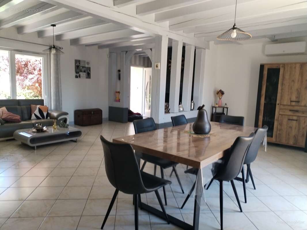 Maison à LA RIVIERE-DE-CORPS