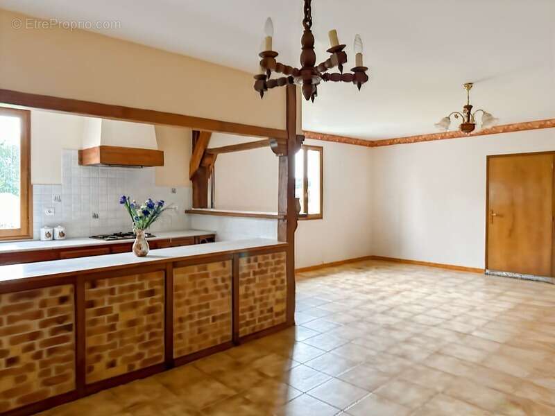 Immeuble de rapport - 580 m2 - RIGUEPEU - 4 logements avec jardin - photo 12