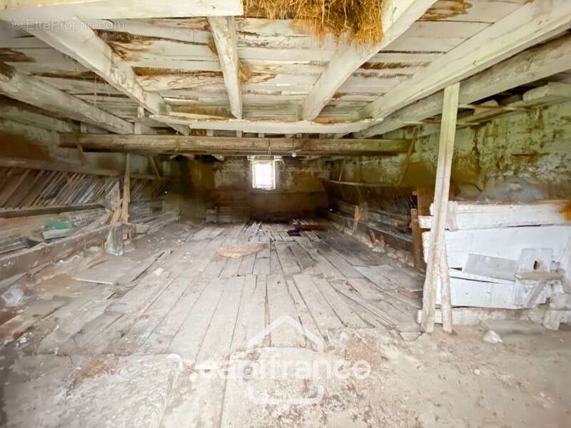 Maison à DOMMARTIN-LES-CUISEAUX