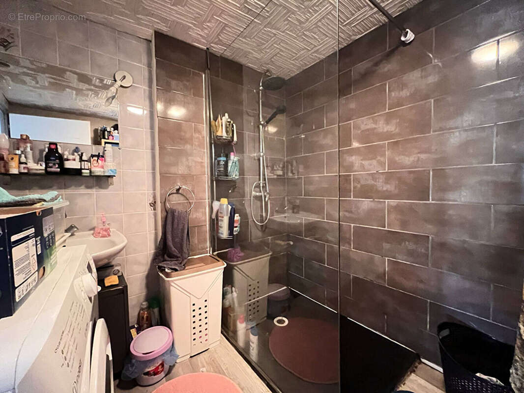 Appartement à MAIZIERES-LES-VIC