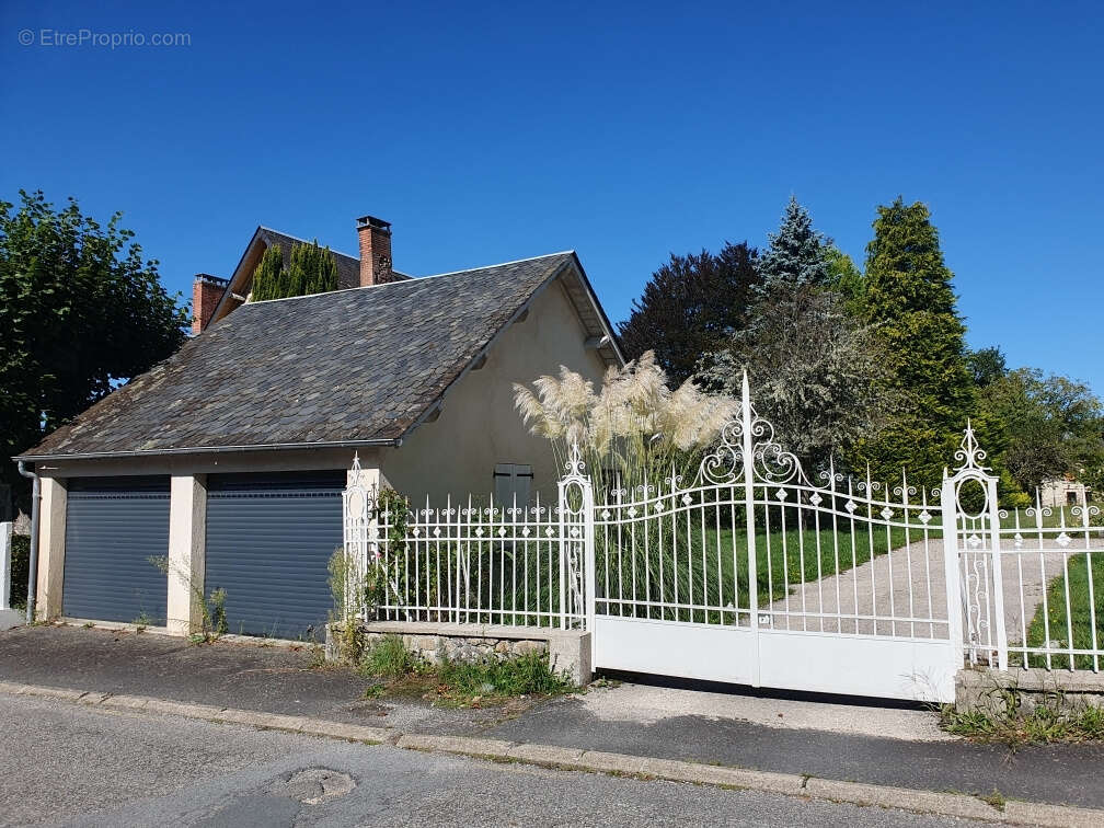 Maison à MARCILLAC-LA-CROISILLE