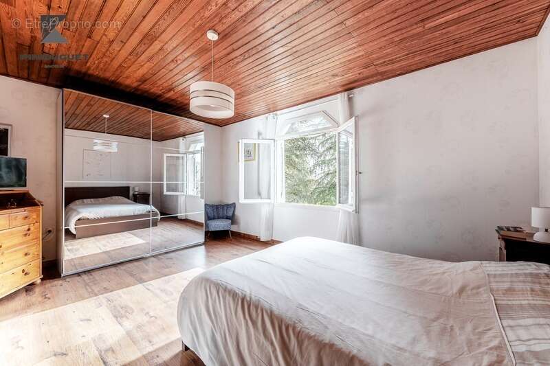 Maison à SAINT-EMILION