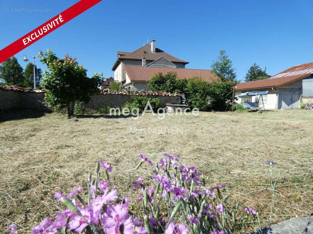 Maison avec potentiel et terrain constructible - photo 4