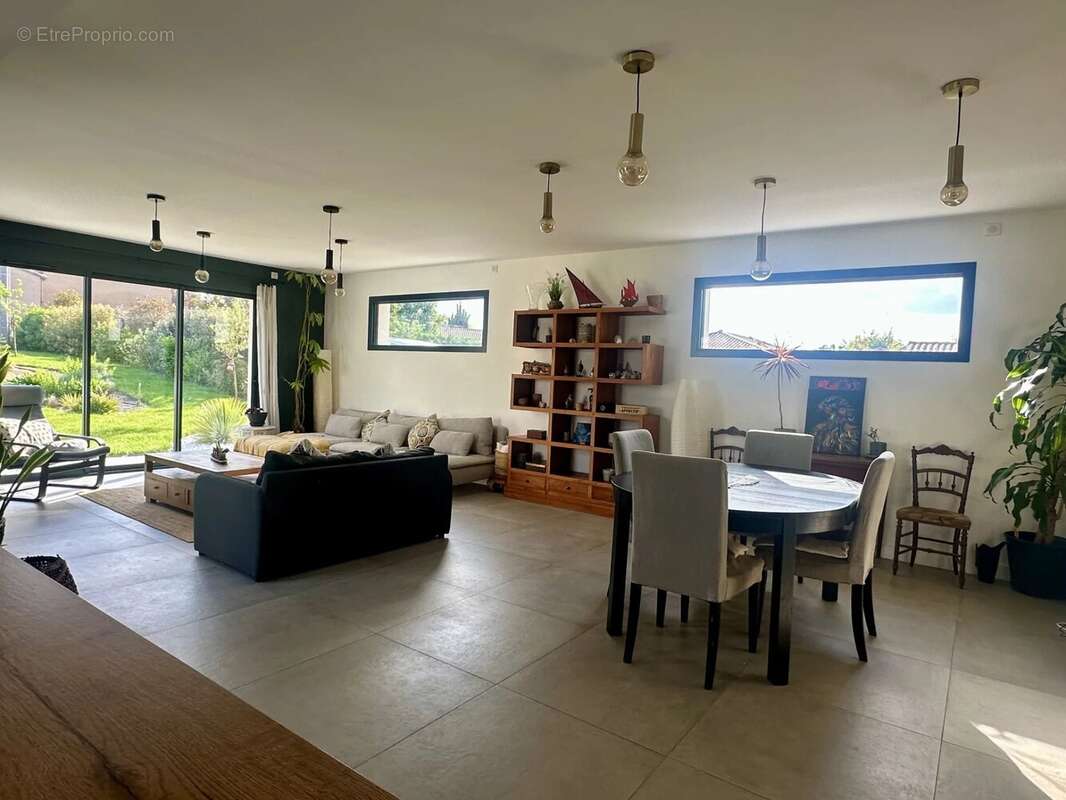 Maison à LAPEYROUSE-FOSSAT