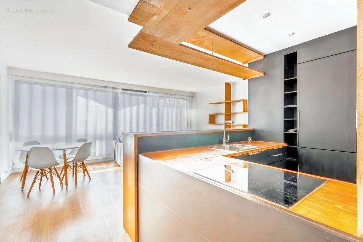 Appartement à PARIS-14E
