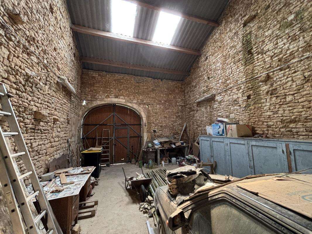 Maison à SAINT-MARTIN-DU-CLOCHER