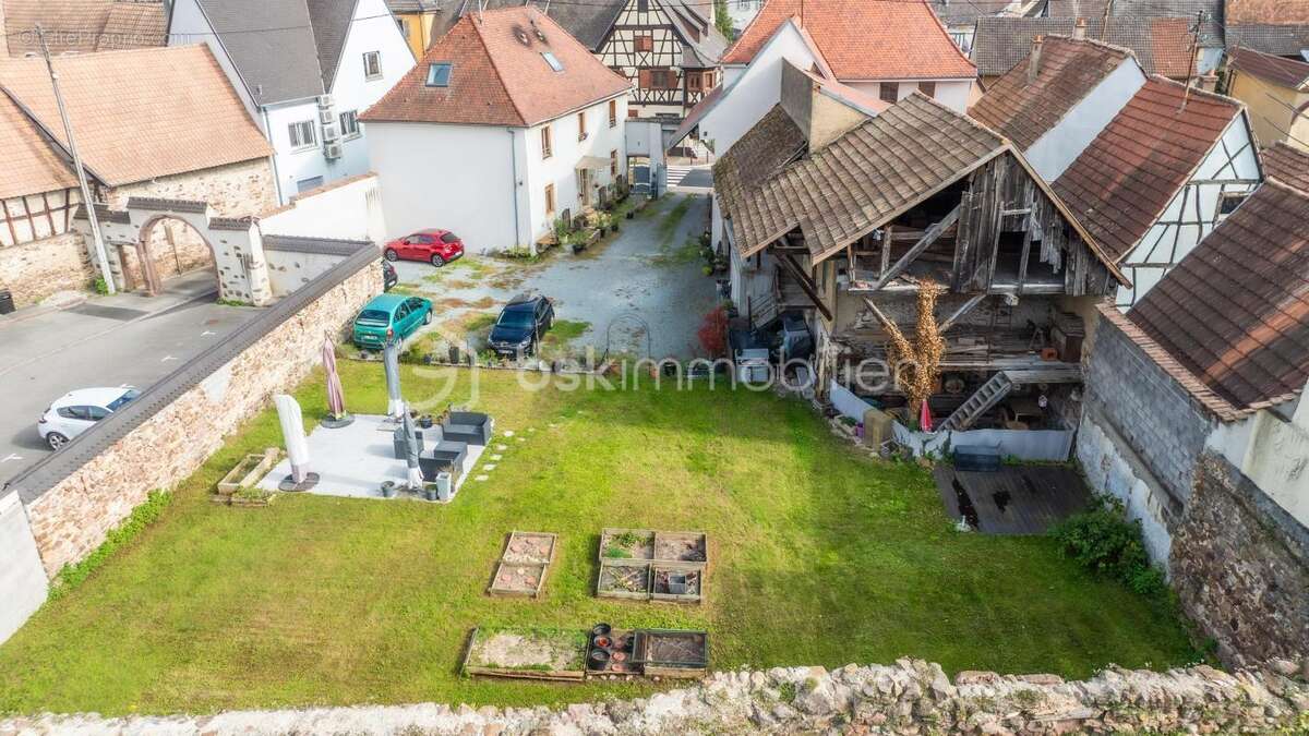 Terrain constructible et immeuble de rapport - photo 2