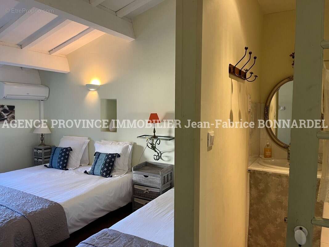 Maison à SUZE-LA-ROUSSE