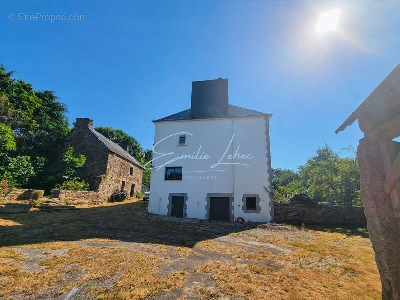 Melgven – Propriété de caractère de 197 m² avec dépendances en pierre sur plus de 8 600 m² de terrain - photo 24