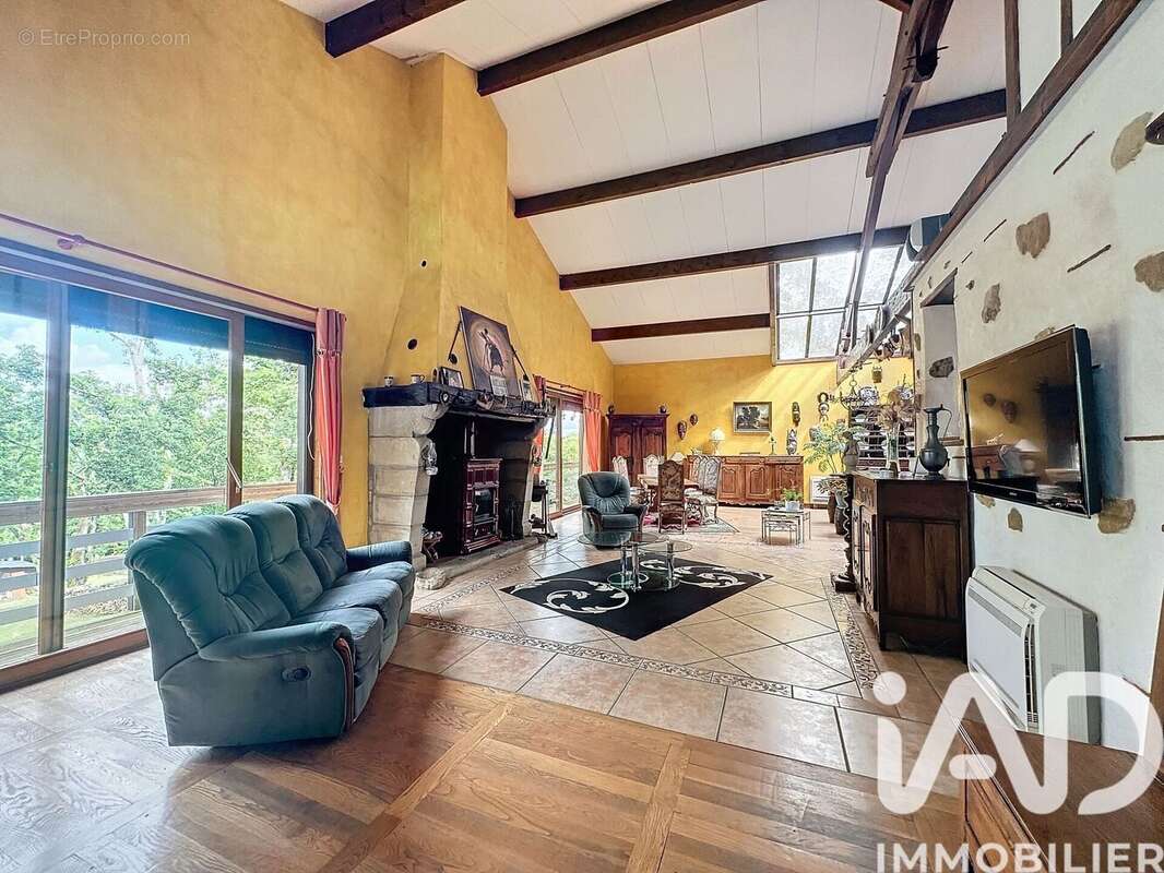 Maison 170 m² à Pimbo  - photo 8