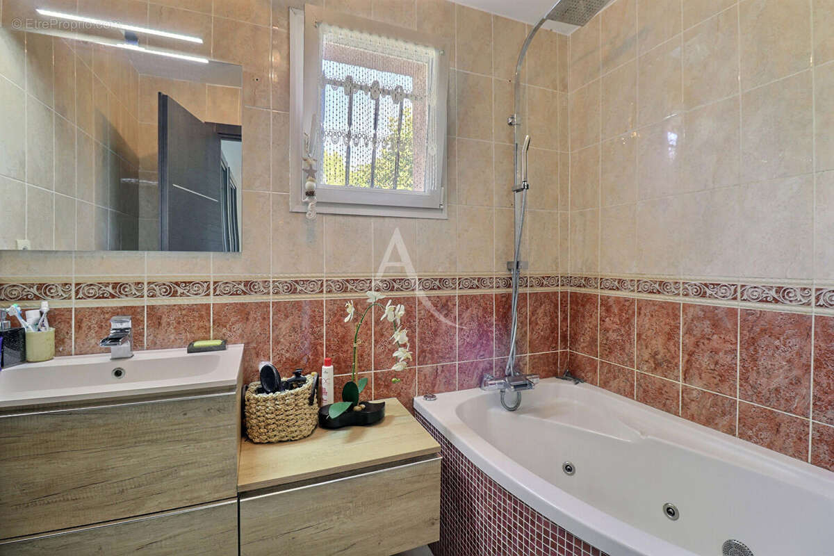 Maison à CASTELGINEST