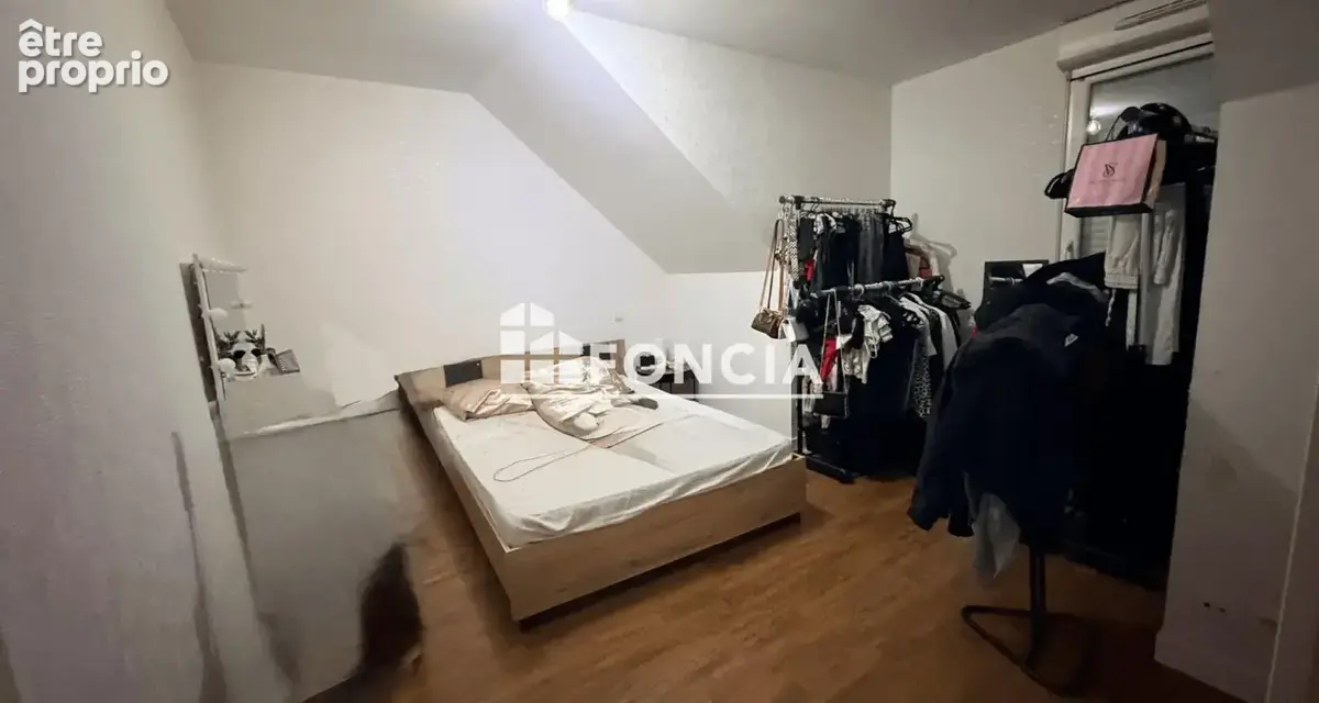 SURZUR - Appartement T2 avec balcon et parking privé sécurisé - photo 3
