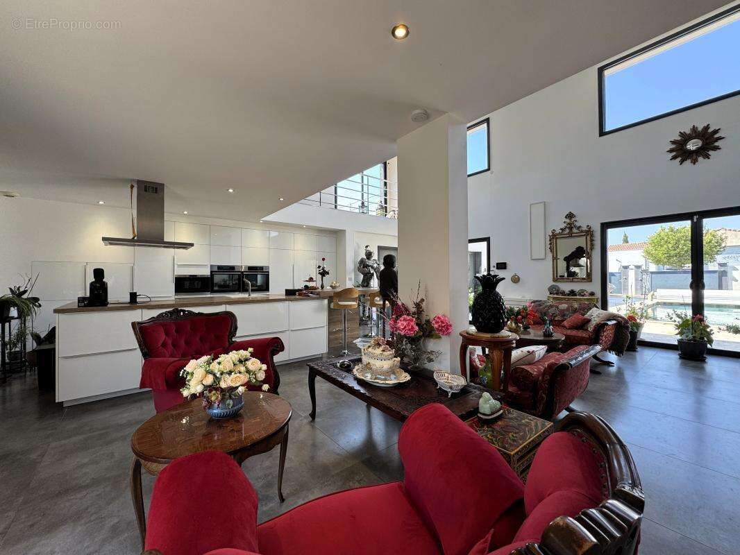 Villa d'exception aux volumes spectaculaires et prestations haut de gamme - photo 5