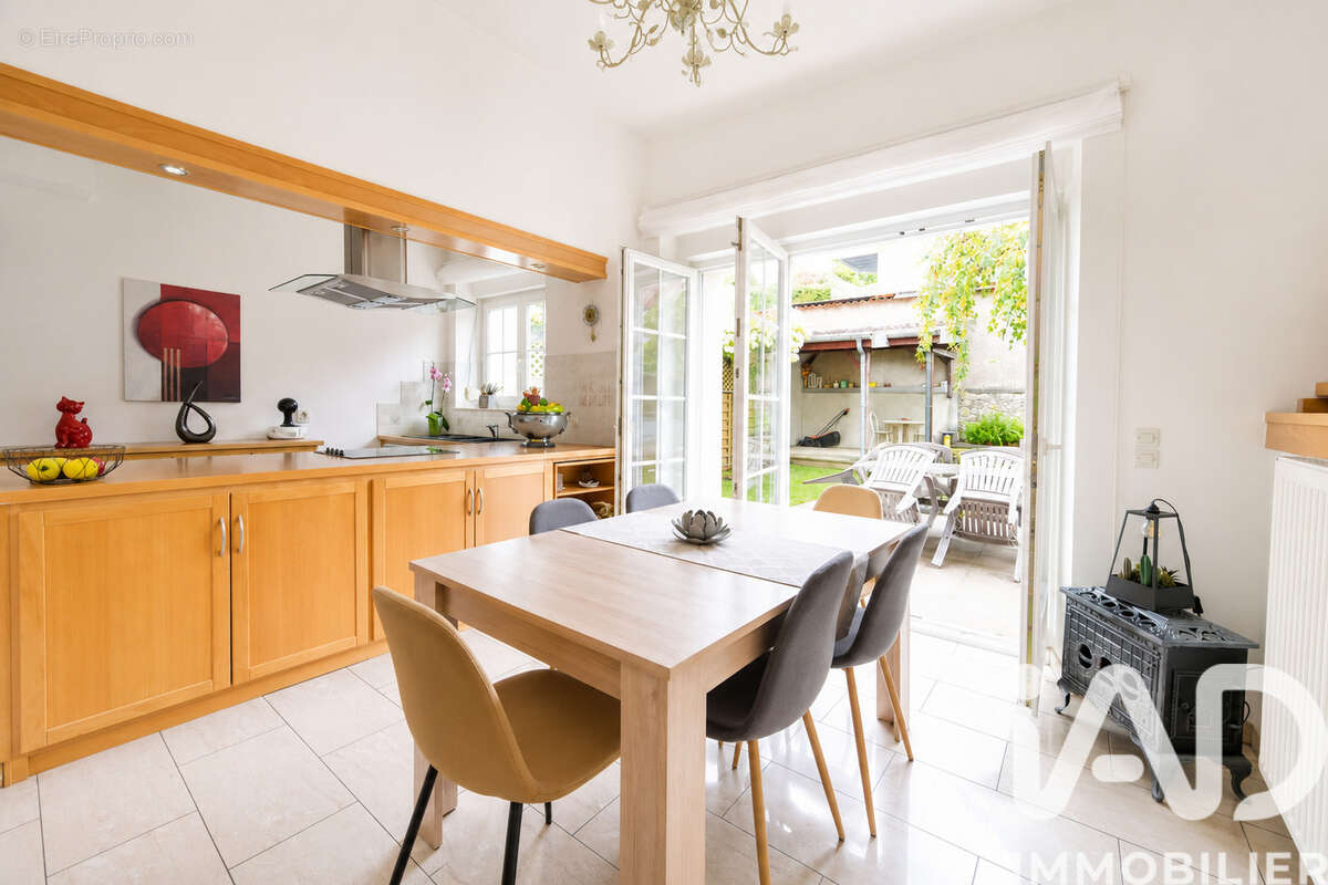 Photo 6 - Appartement à AUDUN-LE-TICHE