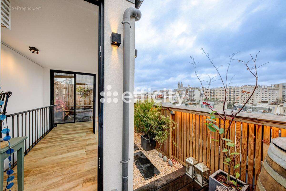 Appartement à PARIS-18E