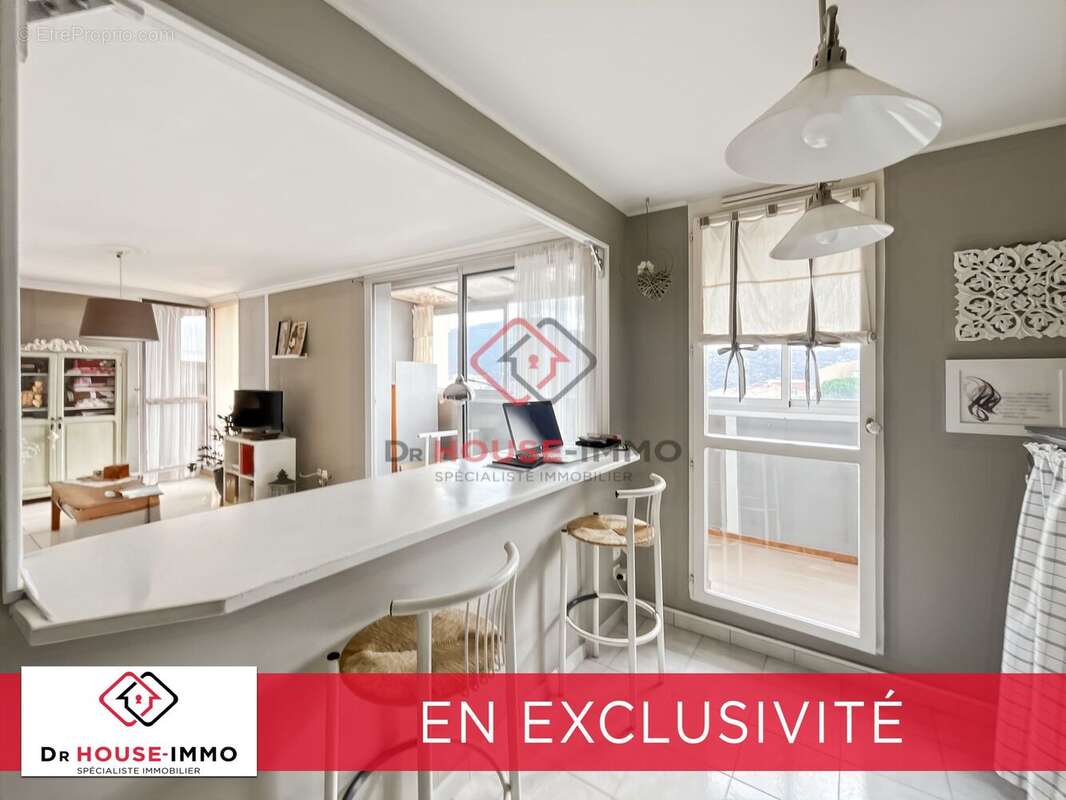 Appartement à CARROS