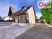 Maison à LES CLAYES-SOUS-BOIS