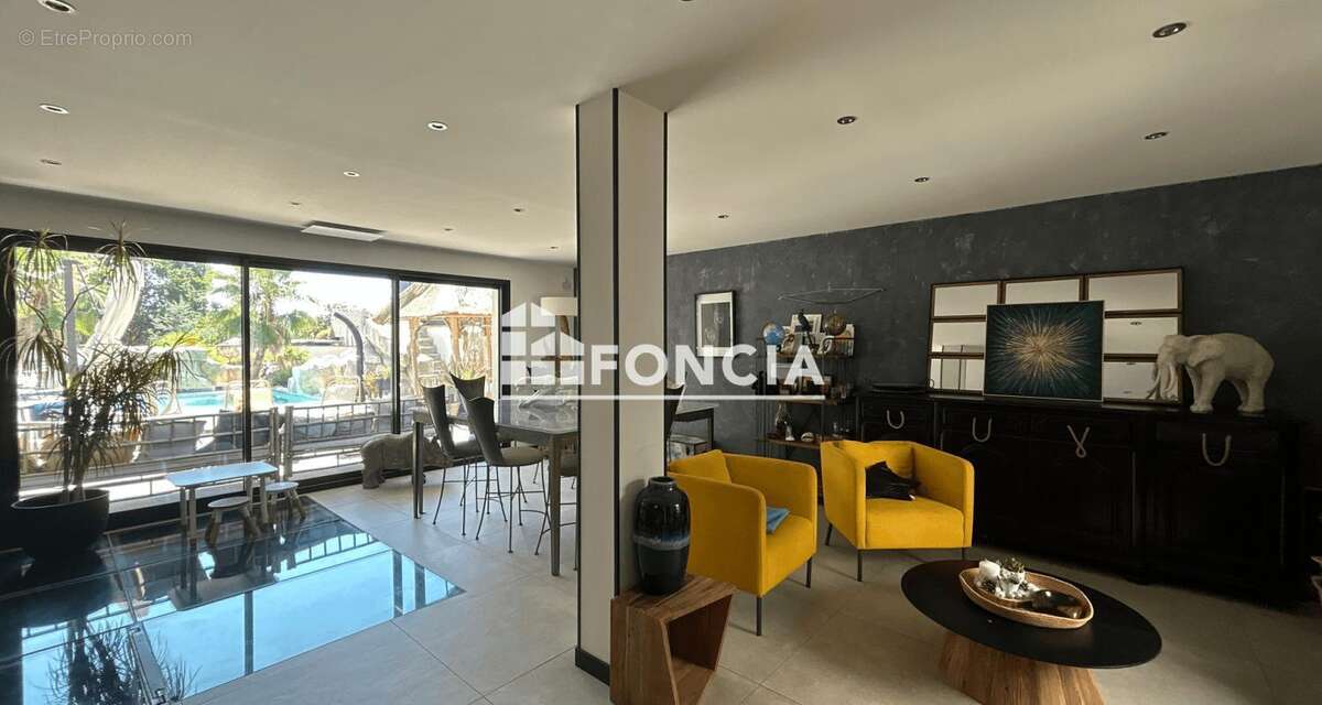 Aigues mortes. villa d'exception – 318 m² – prestations haut de gamme – studio indépendant – piscine - photo 4
