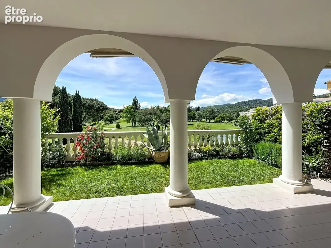 Appartement à MANDELIEU-LA-NAPOULE