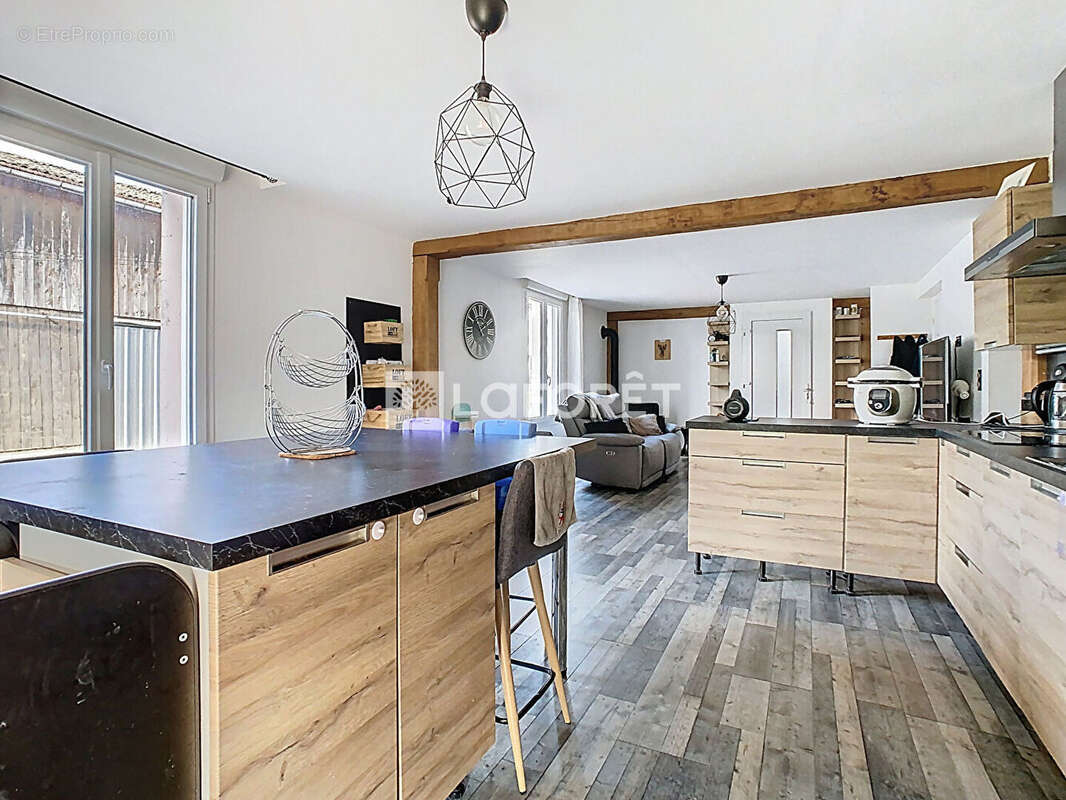 Maison à LA NEUVILLE-AUX-BOIS