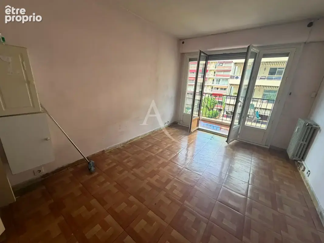 Appartement Le Cannet studio, à rénover balcon proche commerces - photo 3