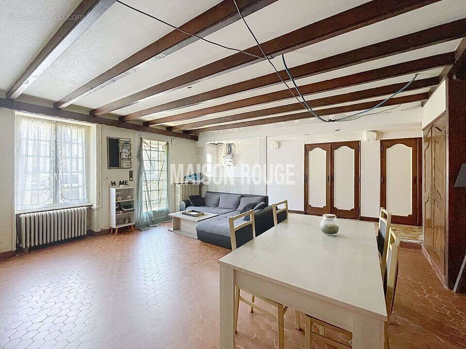 Maison de ville à finir de rénover avec terrasse et potentiel située à MINIAC MORVAN - photo 3