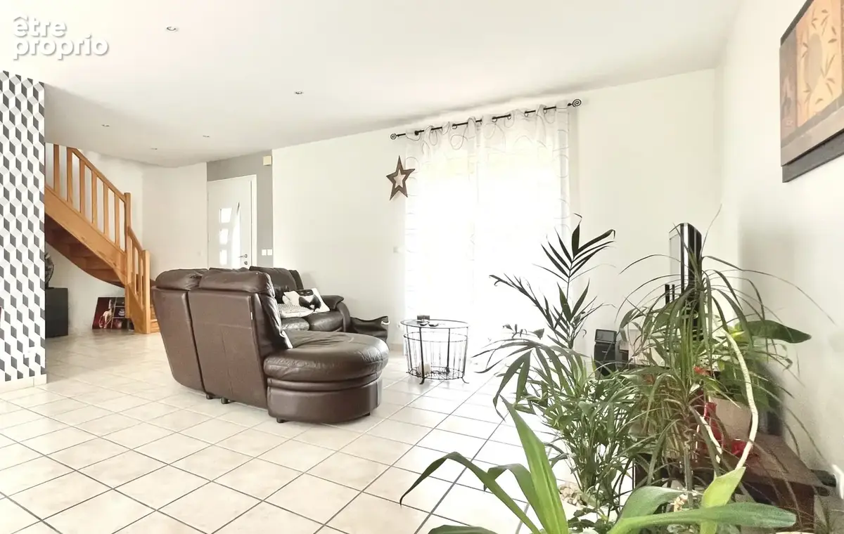 Villa familiale contemporaine 4 chambres avec piscine   Secteur prisé de Bouthéon - photo 5