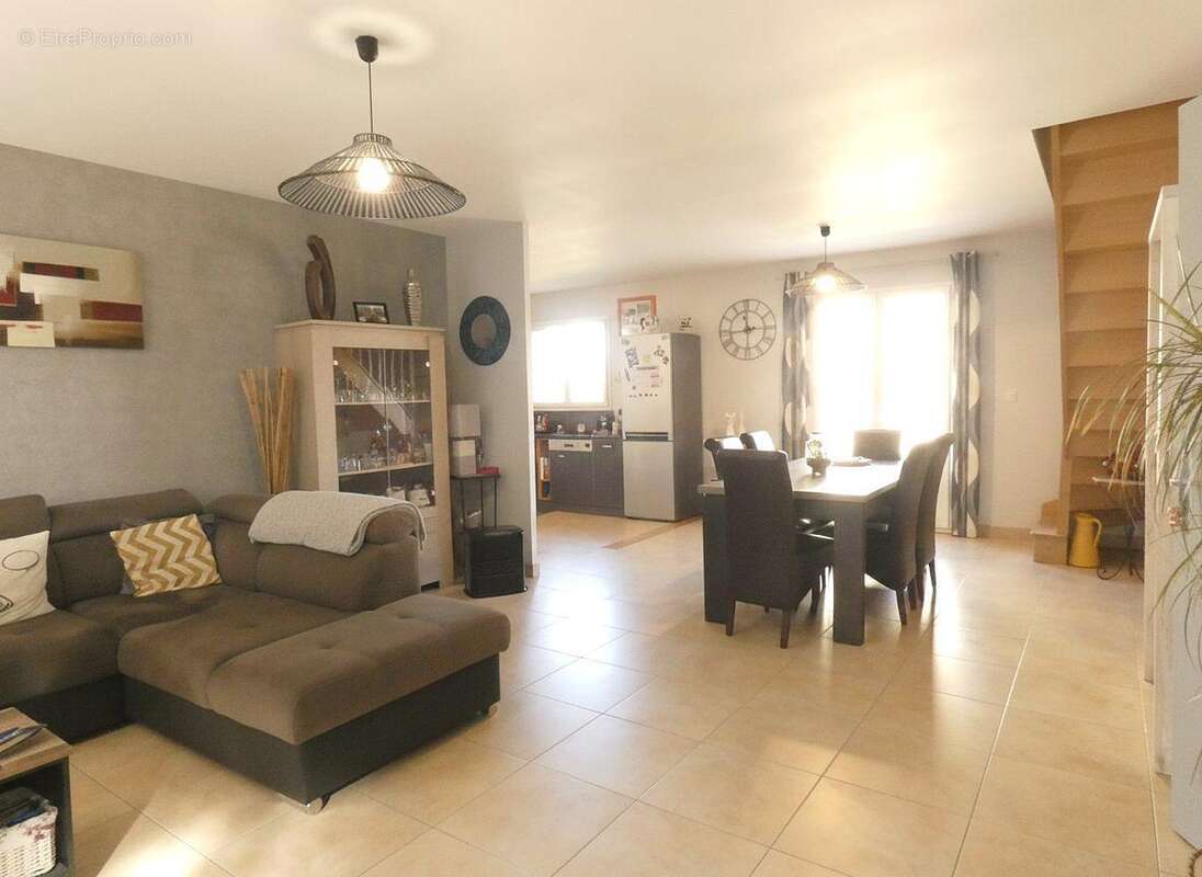 Maison 118 m² à Vienne-En-Val  - photo 2
