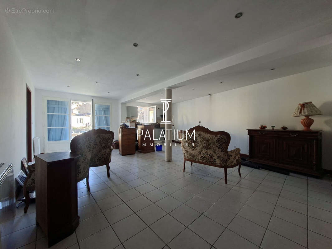 Maison à CHATEAU-ARNOUX-SAINT-AUBAN