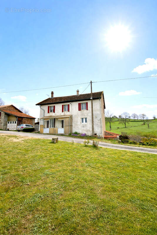 Maison à SAINT-PIERRE-LAVAL