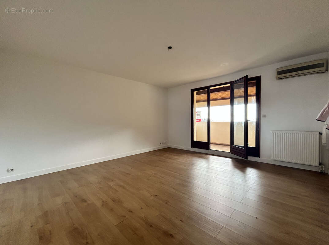 Appartement à LA VALETTE-DU-VAR