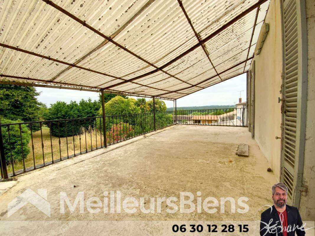 Maison en pierre en plein centre ville de Montendre - photo 11
