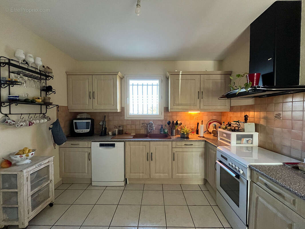 Maison à L'ISLE-SUR-LA-SORGUE