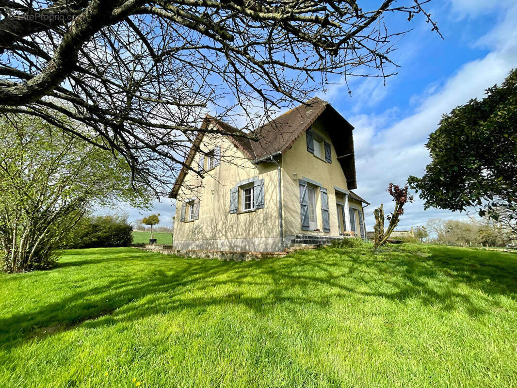 Maison à TILLY-SUR-SEULLES