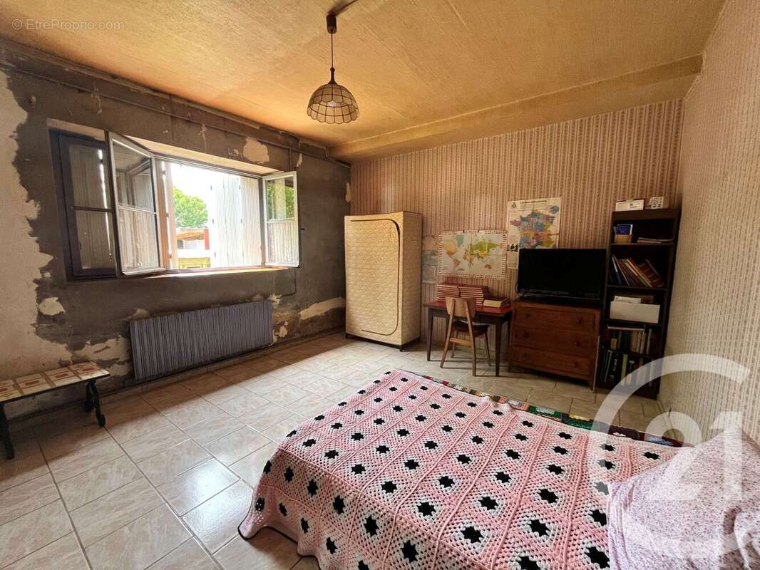 Maison à CHATEAUNEUF-VAL-DE-BARGIS