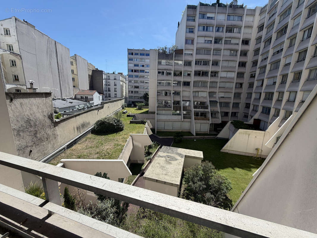 Appartement à PARIS-10E