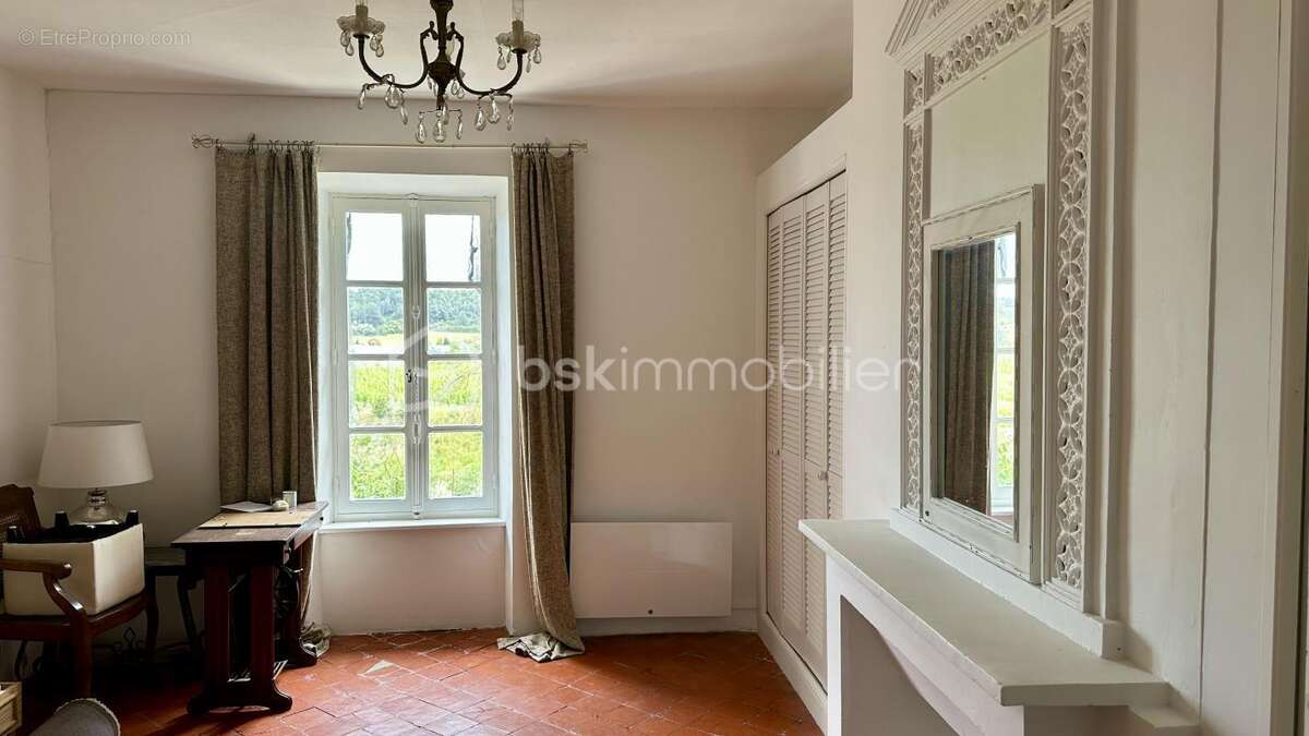 Maison à FONTCOUVERTE