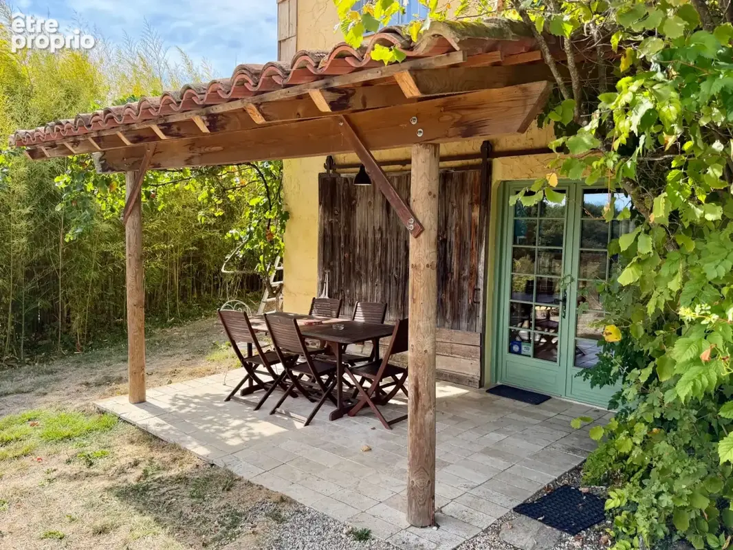 Propriété avec 2 gîtes, une chambre d'hôtes et 2 piscines - 2,2 hectares - VIC FEZENSAC (32) - photo 21