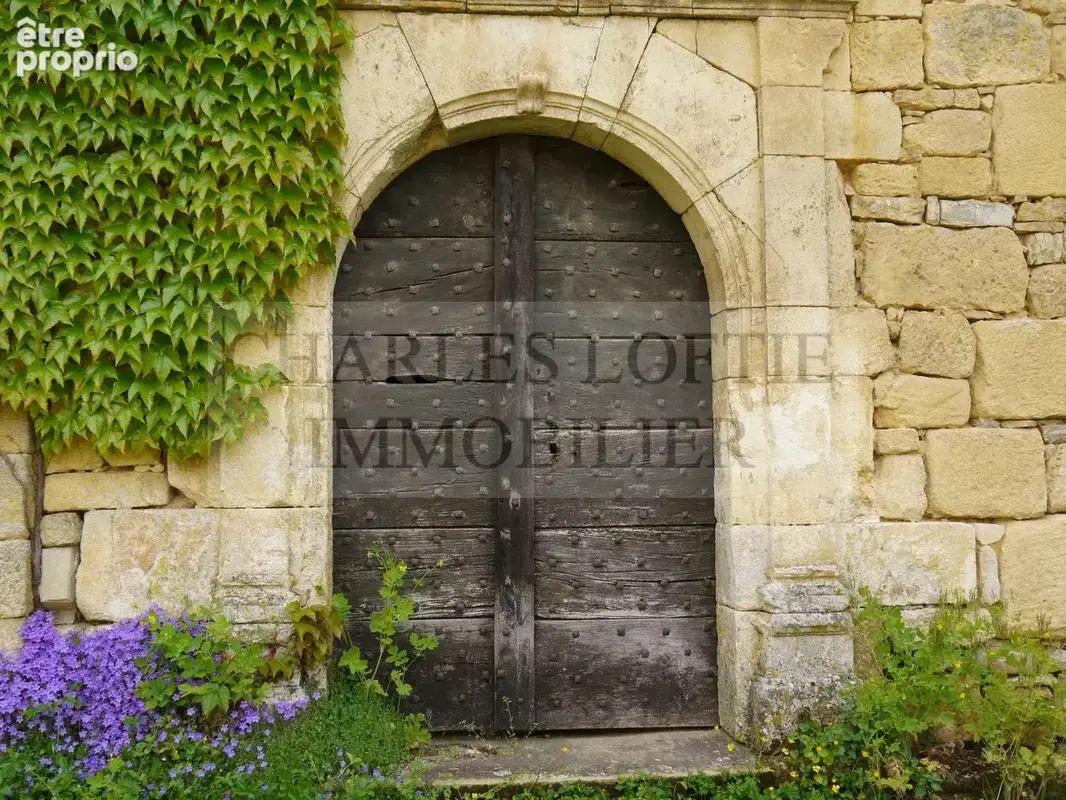  Propriété mitoyenne dans un château Médiéval du 14ème et 15eme siècles - photo 20