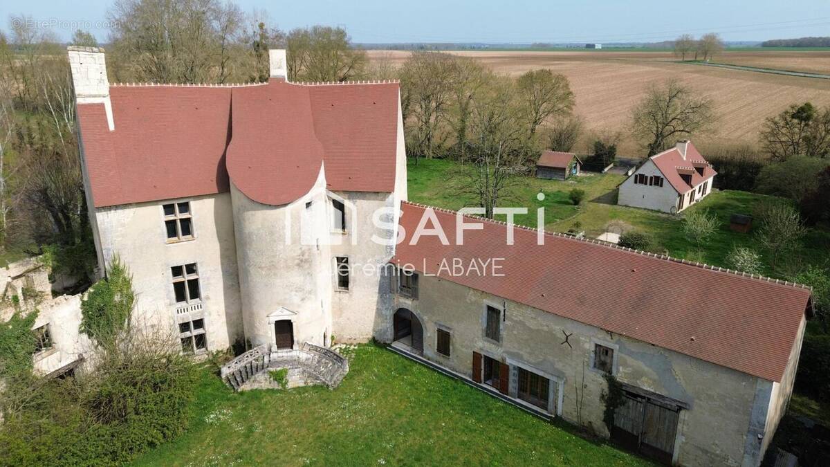 Photo 1 - Maison à VOUILLON