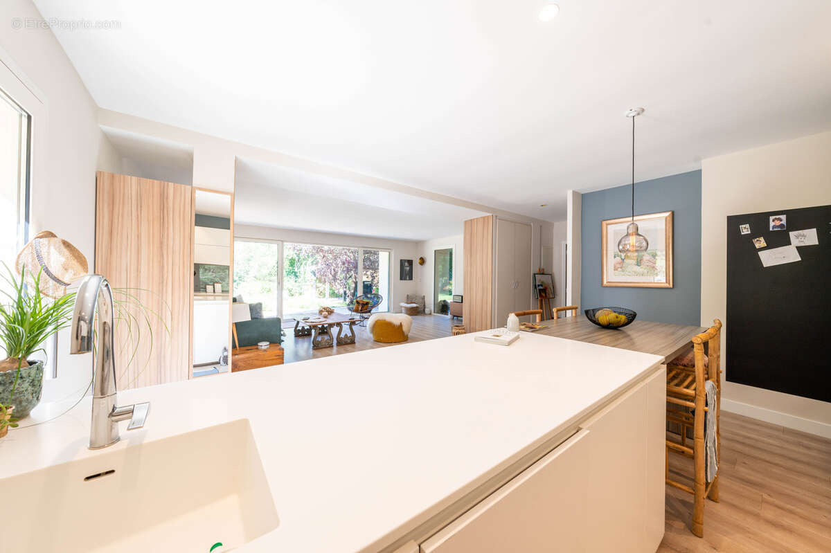 Appartement à LA COLLE-SUR-LOUP