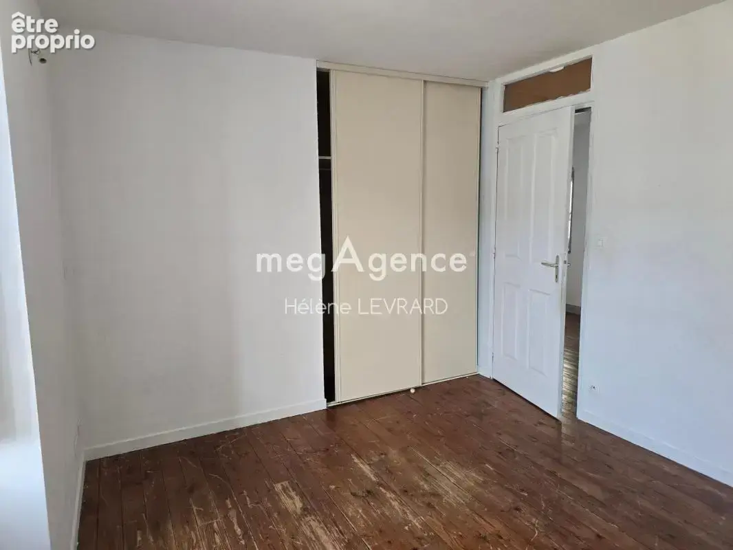 Évron centre-ville : maison 3 chambres avec courette - photo 7