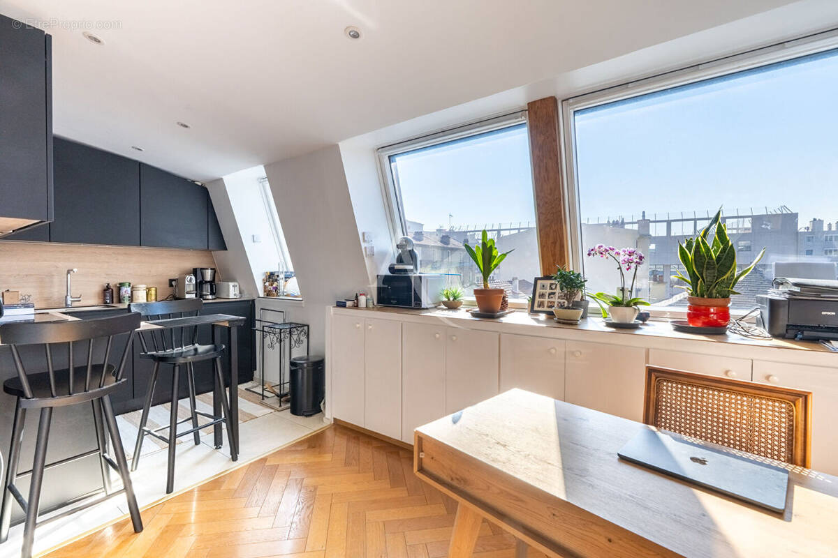 Appartement à LA GARENNE-COLOMBES