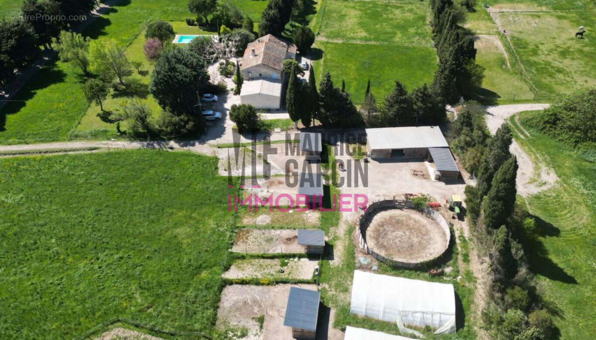 Maison à CHATEAURENARD