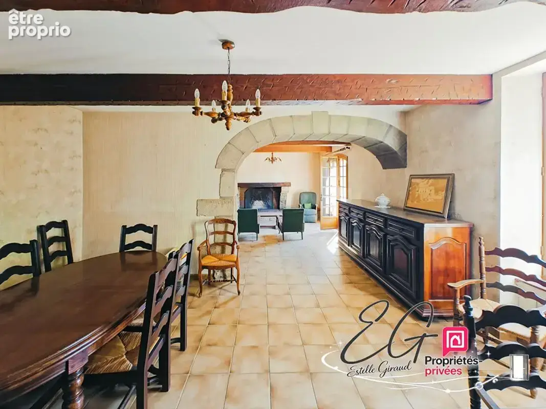 Maison de maître en pierre, 6 chambres, grand terrain et dépendances - photo 3
