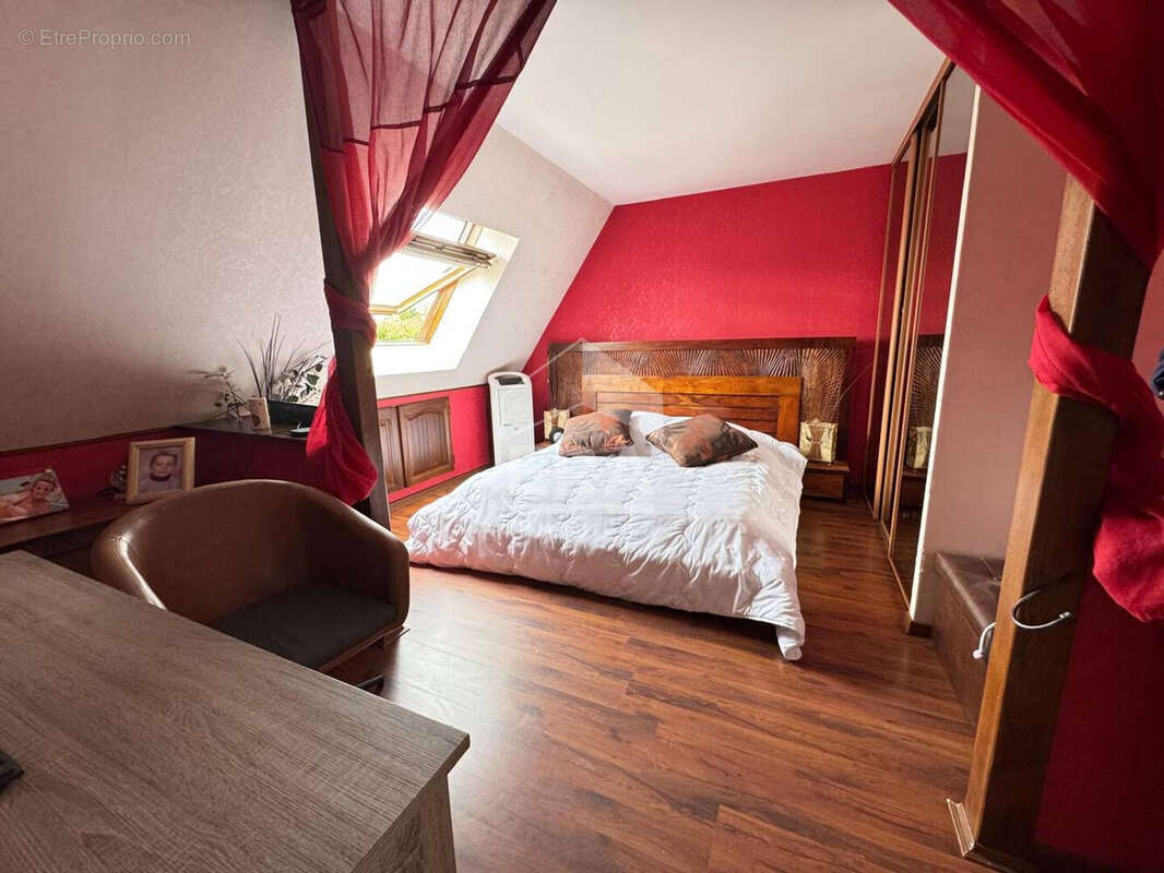 Maison à PONTAULT-COMBAULT