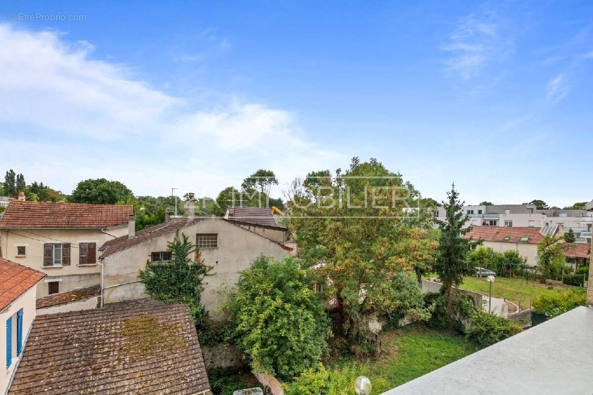 Appartement à SAINT-THIBAULT-DES-VIGNES